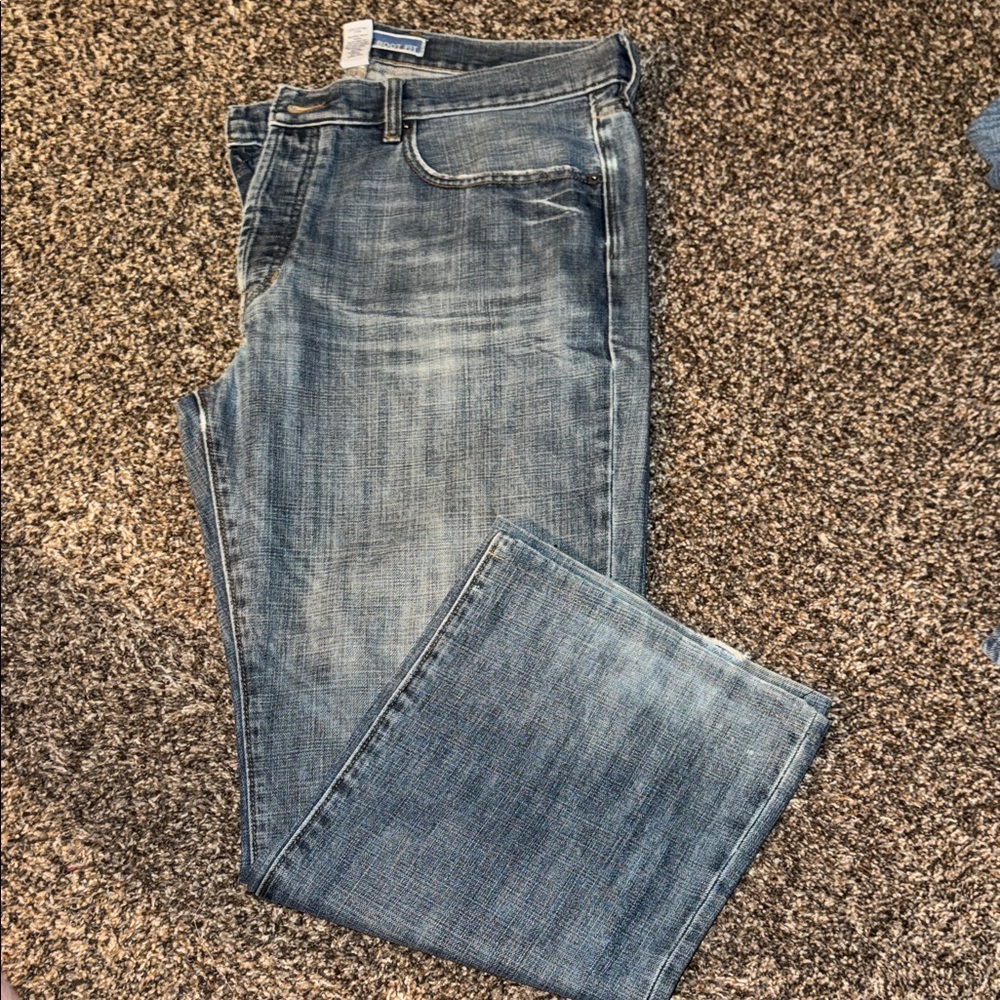 GAP Men's Bootcut Jeans in Faded Blue Wash